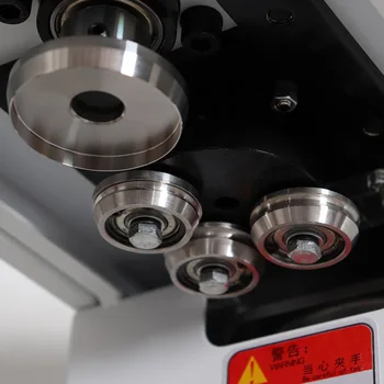 Ticari İçecek Mühürleyen Plastik Şişe Kapatma Makinesi Yarı Otomatik Kutu Kapama Makinesi Bardak Kapama Makinesi