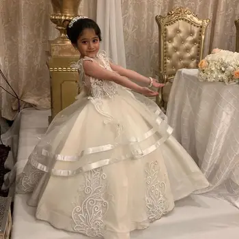 Sevimli Balo Çiçek Kız Elbise Yay Kanat Dantel Aplike Payetli Pageant Törenlerinde Kat Uzunluk Backless Çocuklar Resmi Elbise