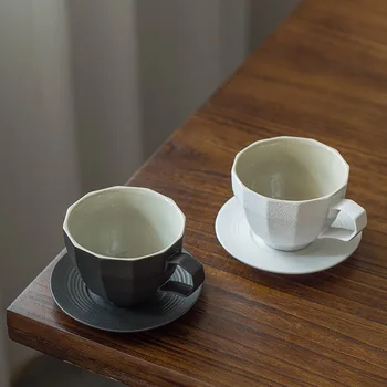 El yapımı Avrupa Lüks Stil Seramik Bardak Tabağı Setleri Popüler Çömlek 240 ML Siyah Beyaz Renk Çay Kahve Drinkware 2